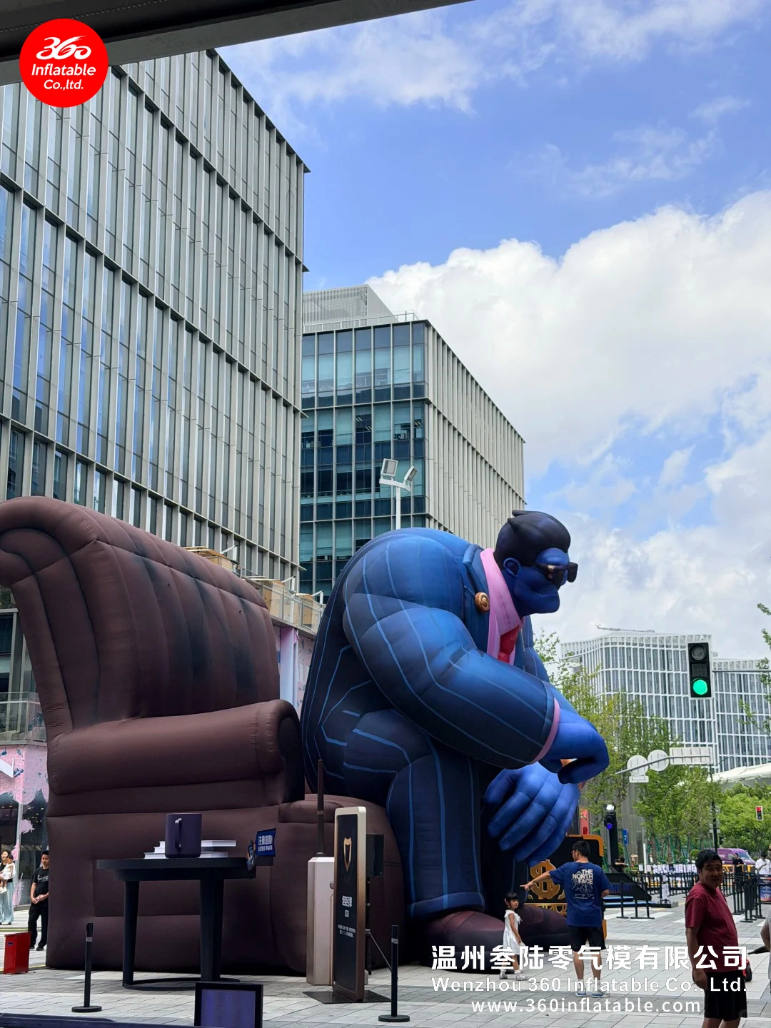 7-meter Dr. Mundo inflatable by 360 Inflatable, back side view.
