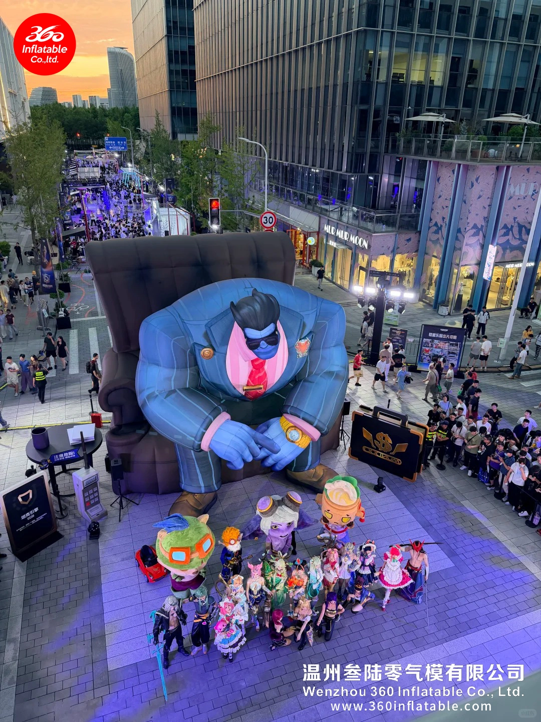 7-meter Dr. Mundo inflatable by 360 Inflatable, front panoramic view.